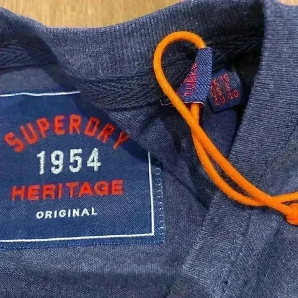 NWT Superdry Graphic T-shirt Sz 8 - Picture 2 of 5